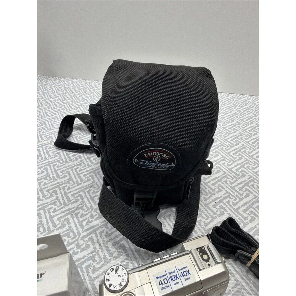 Vintage Olympus Camedia C-770 Ultra Zoom 4.0MP Digicam Bundle NEW BATTERY Bag